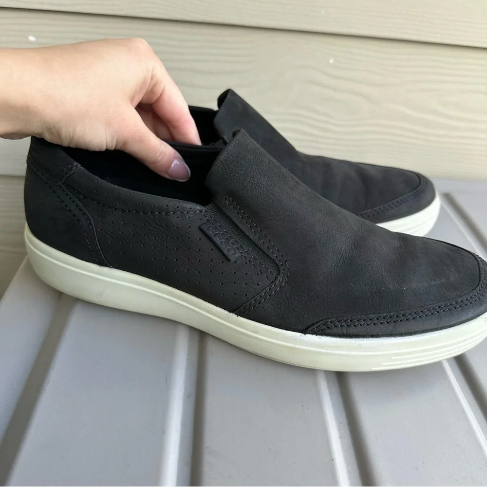 ECCO Soft 7 Leather Sneakers Slip On Style Size 8 Men’s Solid Black Casual